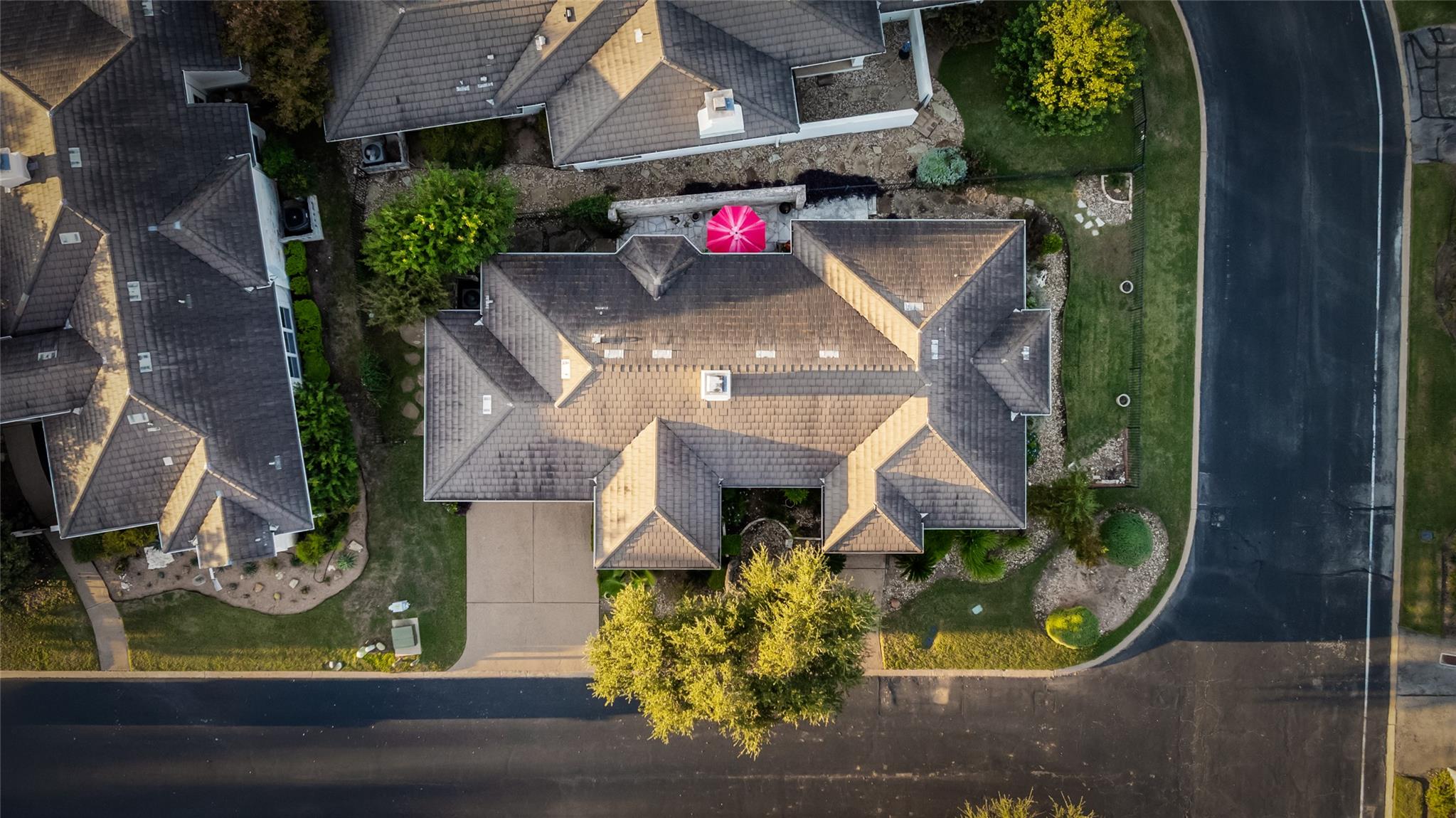 2 Tournament Way, The Hills, TX 78738