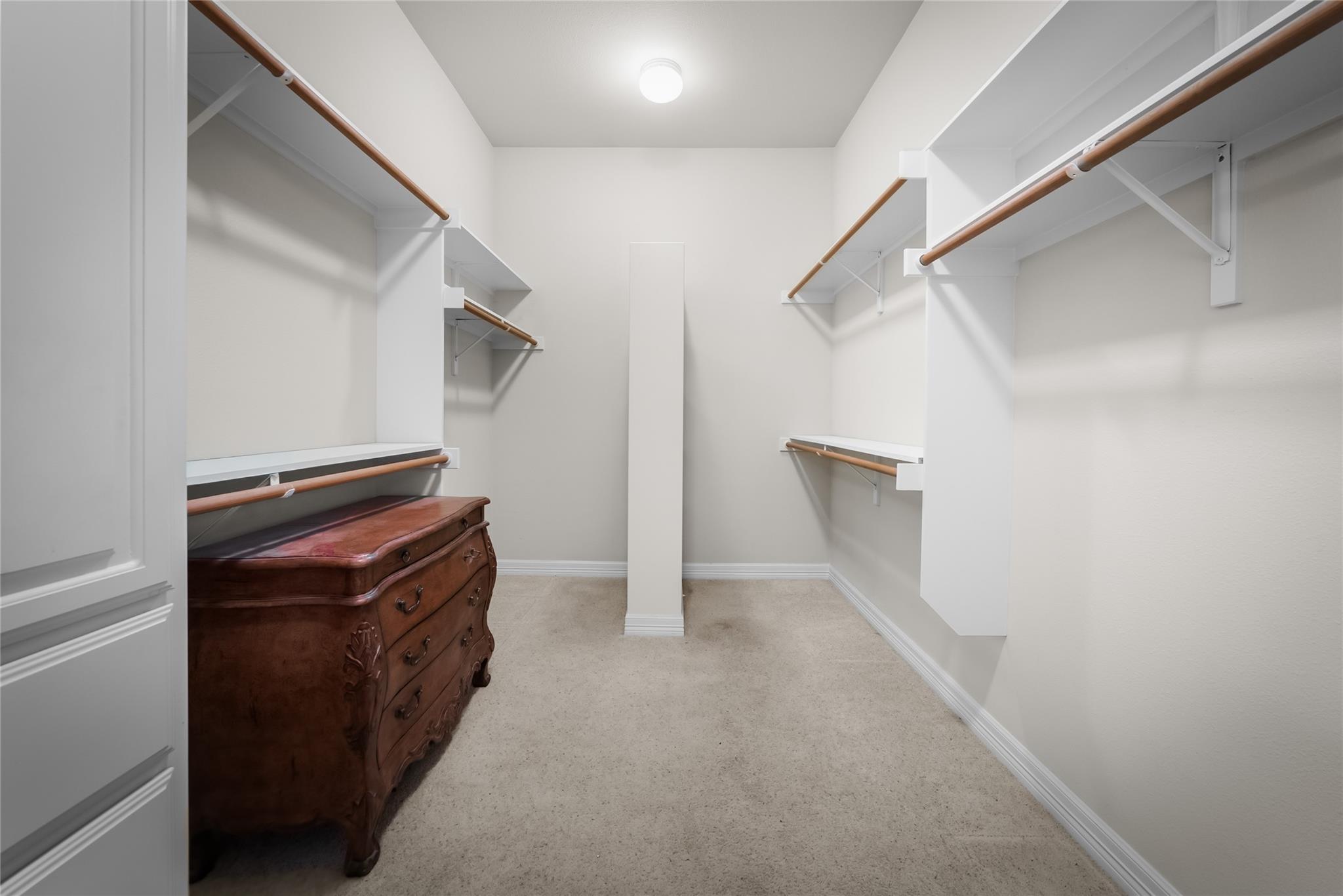 2 Tournament Way, The Hills, TX 78738