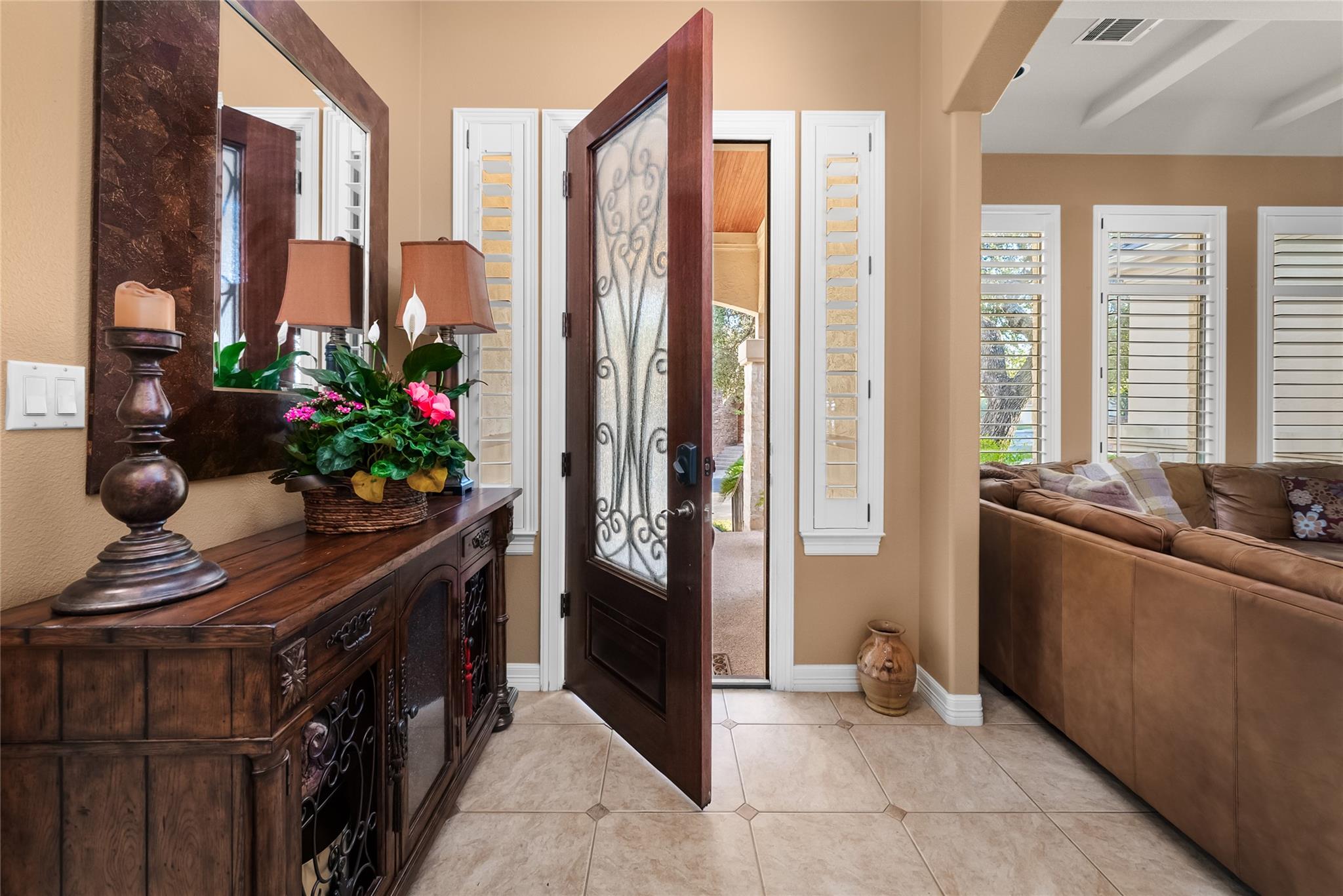 2 Tournament Way, The Hills, TX 78738