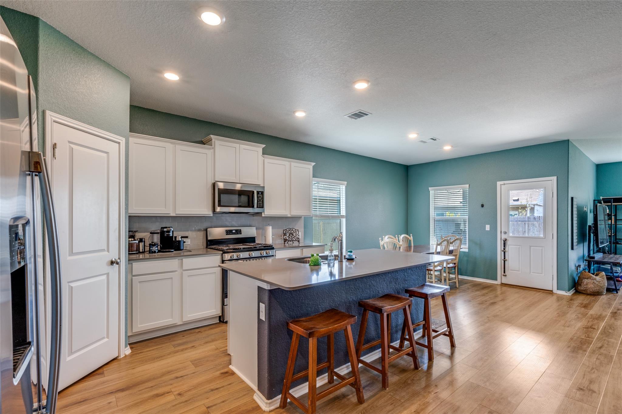 207 Otter Rd, Kyle, TX 78640