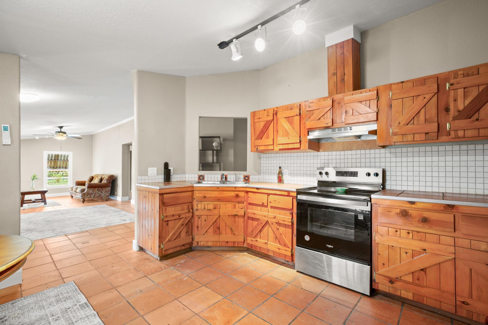 1900 County Road 226, Florence, TX 76527