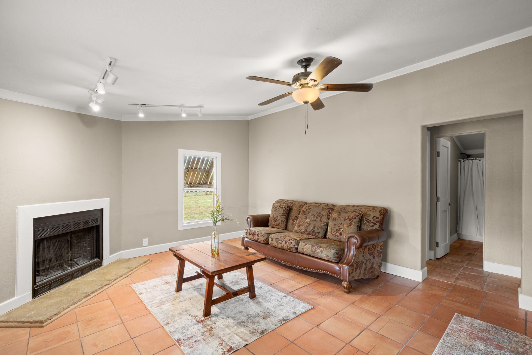 1900 County Road 226, Florence, TX 76527