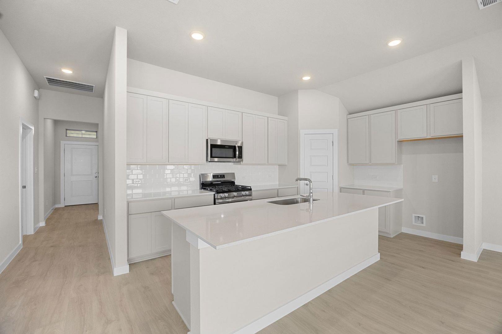 110 Divisadero Dr, Hutto, TX 78634