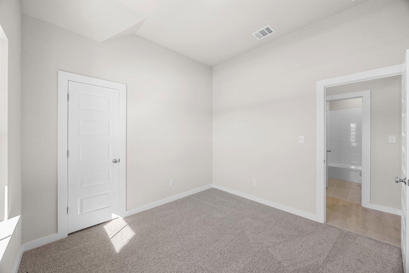 110 Divisadero Dr, Hutto, TX 78634