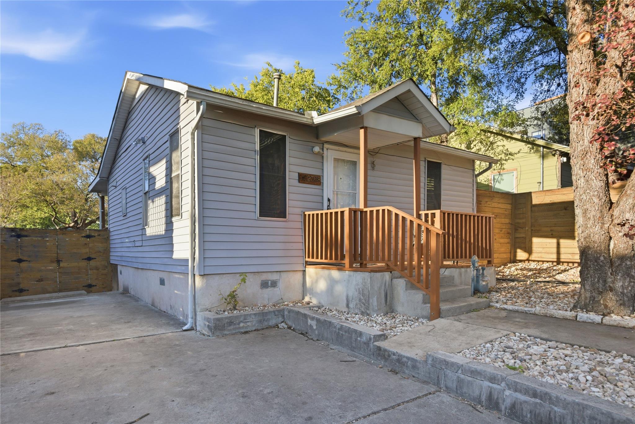 2308 E 10th St, Austin, TX 78702