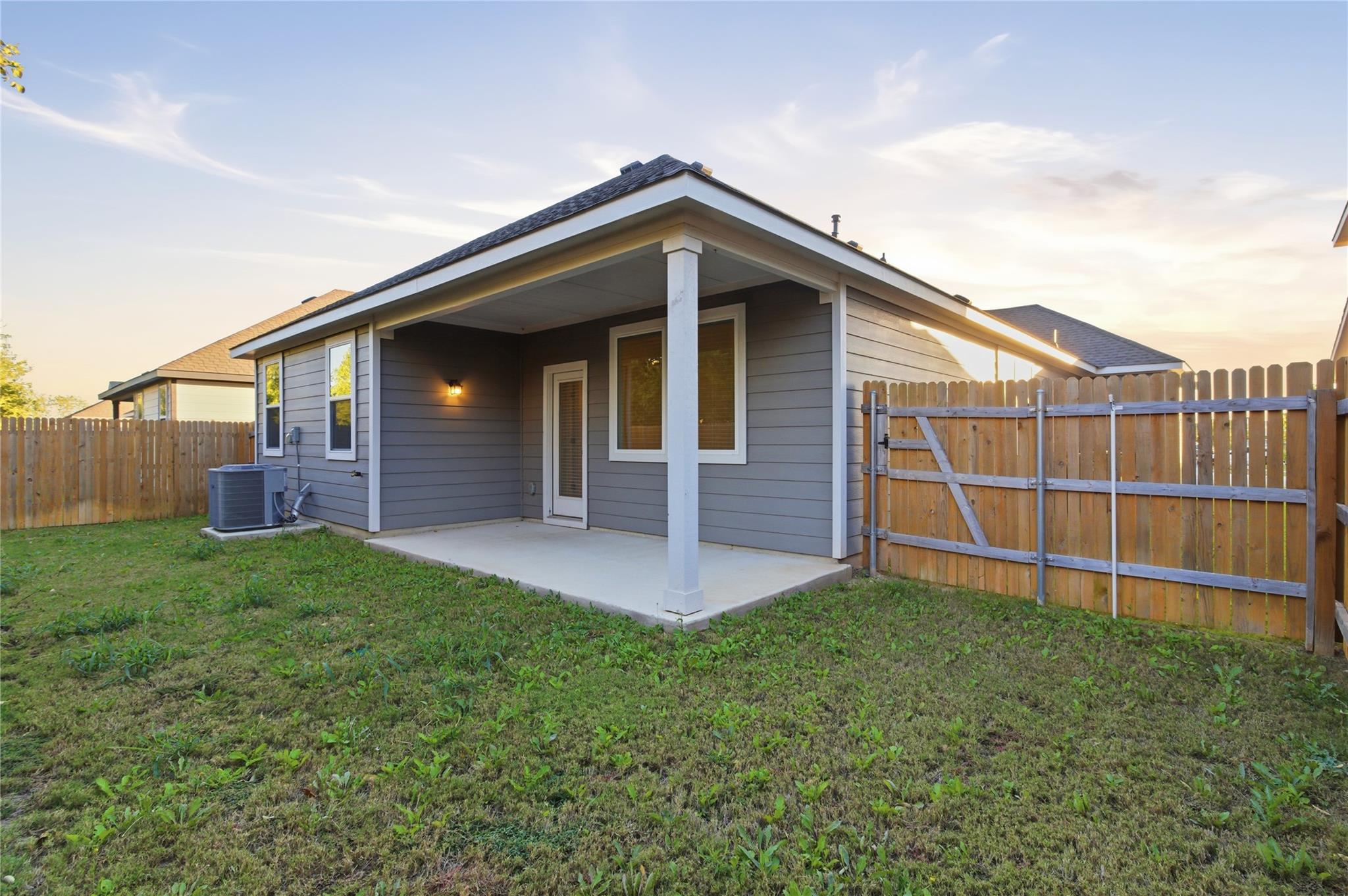 465 Brooks Ranch Dr, Kyle, TX 78640