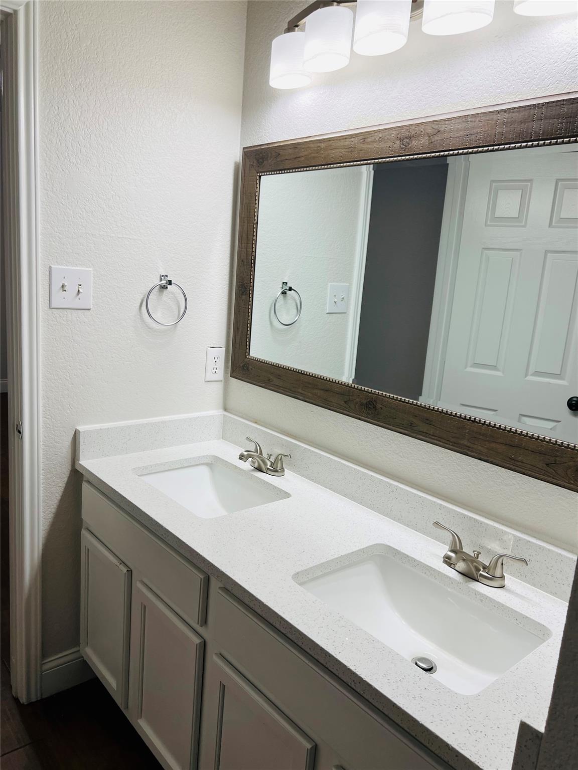 728 Sampson, Kyle, TX 78640