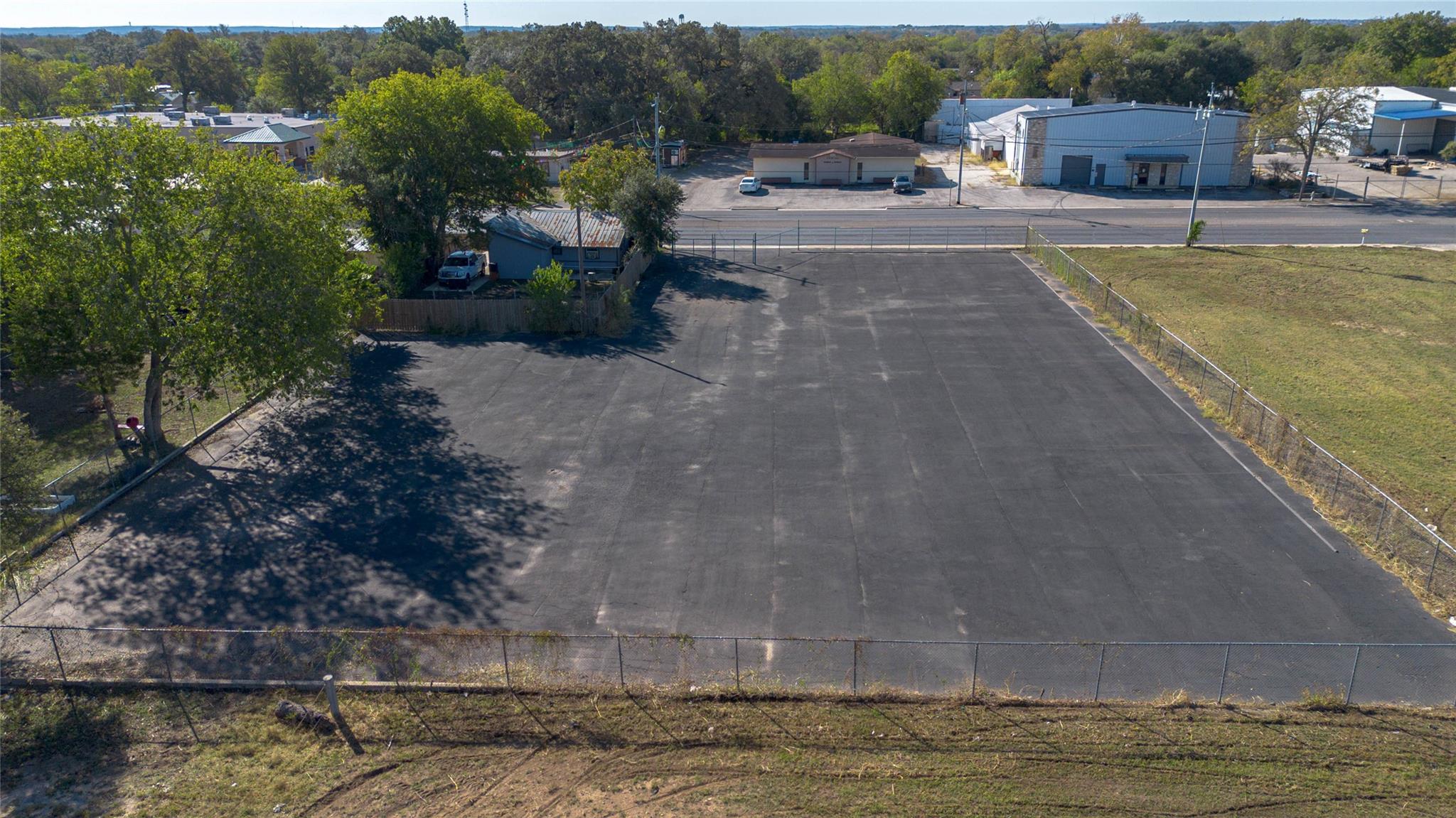 784 W Court St, Seguin, TX 78155