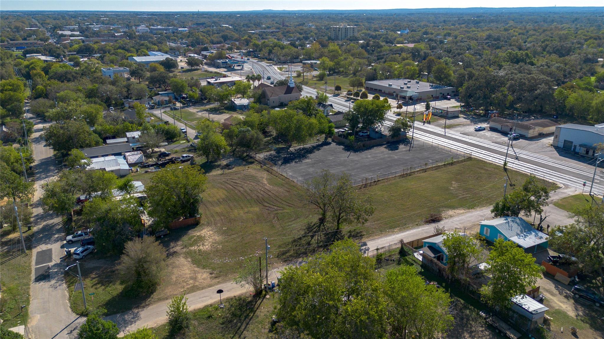 784 W Court St, Seguin, TX 78155