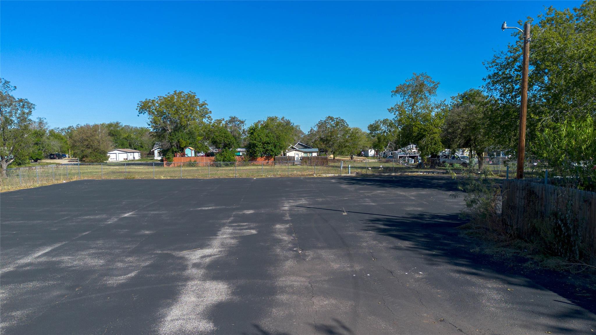 784 W Court St, Seguin, TX 78155