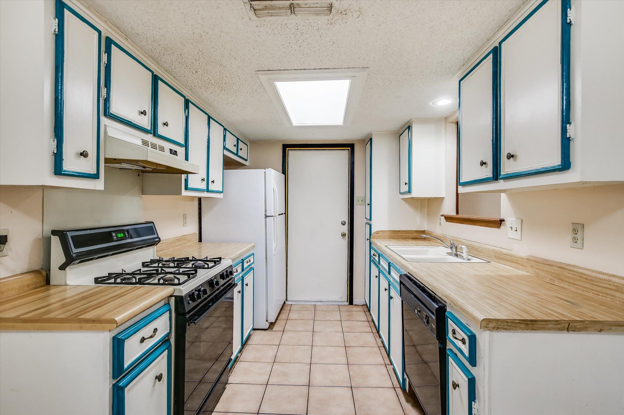 600 County Glen St, Leander, TX 78641