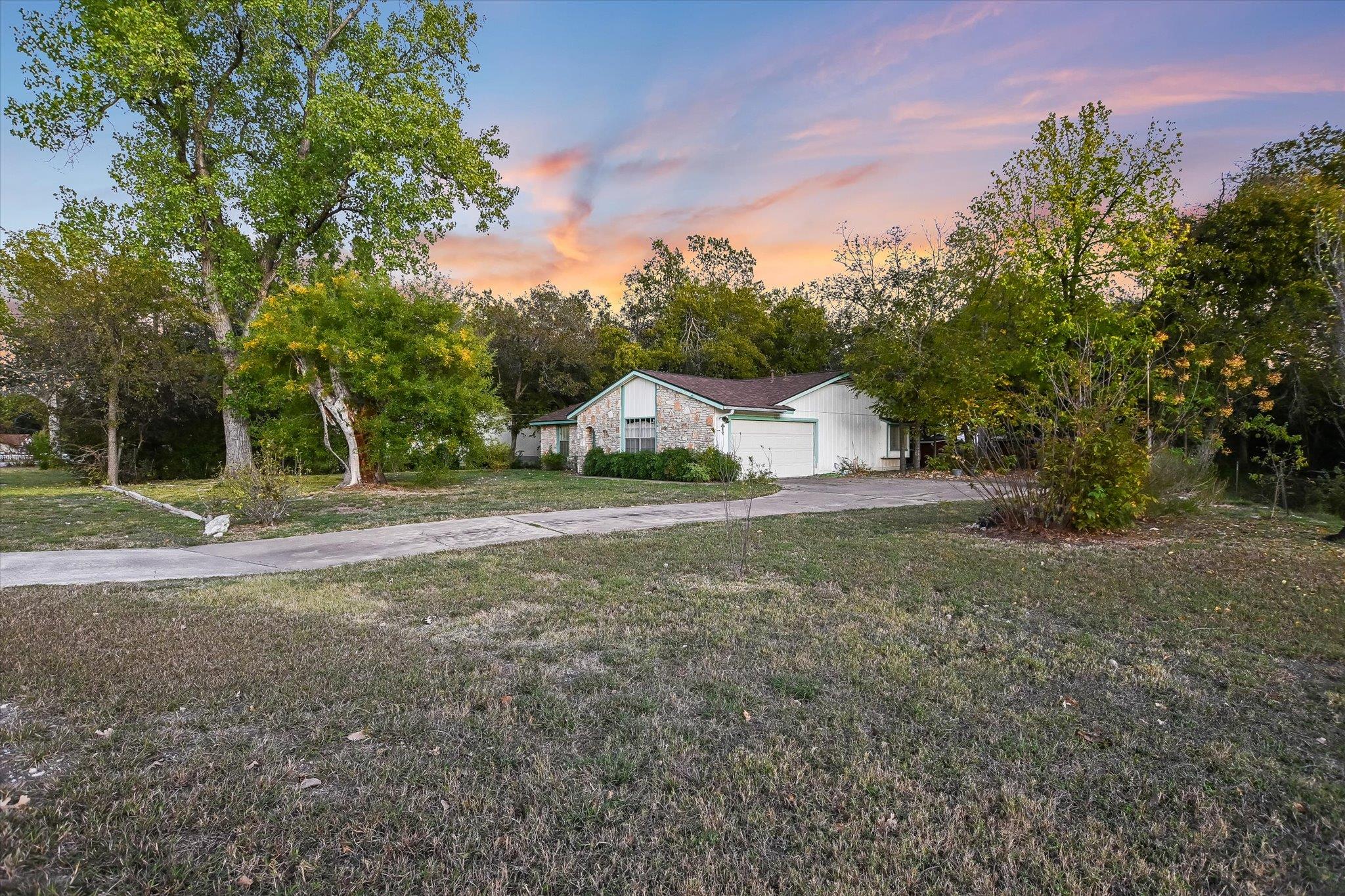 600 County Glen St, Leander, TX 78641