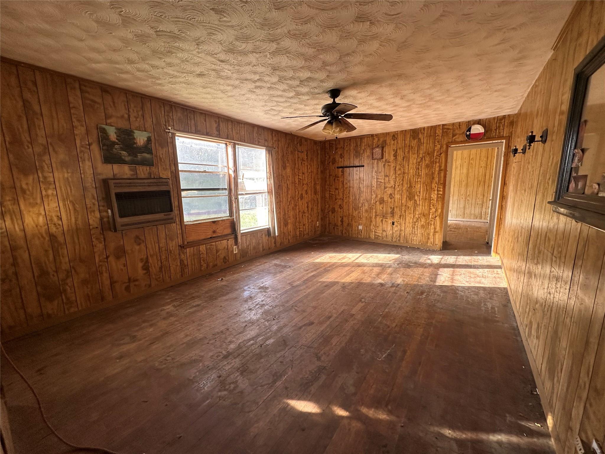 485 Crestview Dr, Rockdale, TX 76567