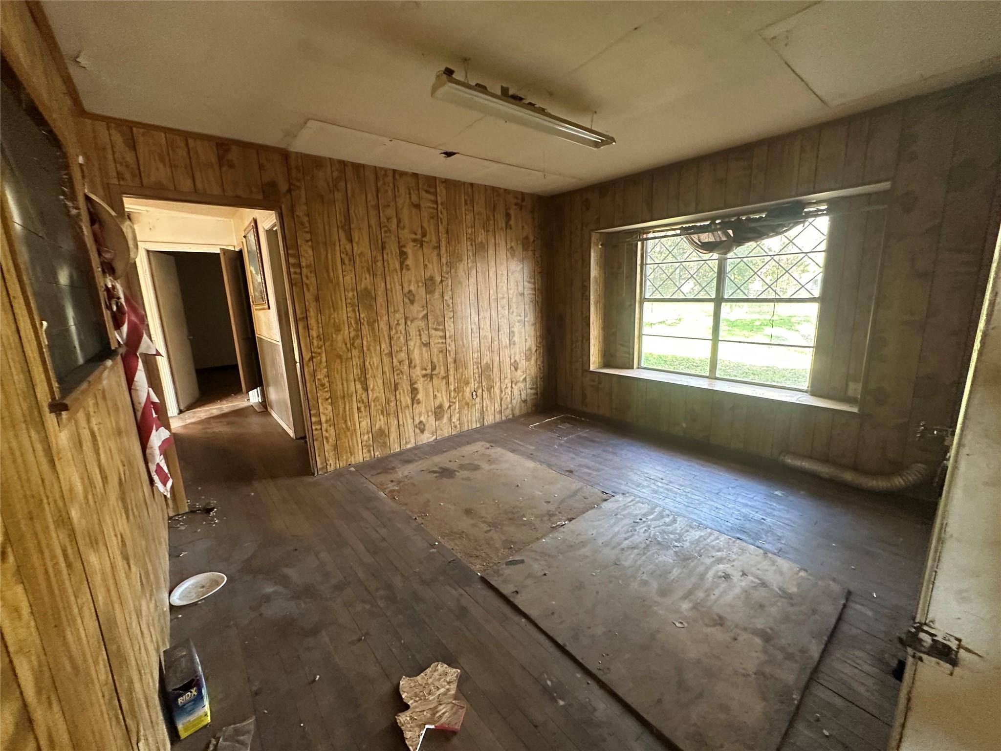 485 Crestview Dr, Rockdale, TX 76567