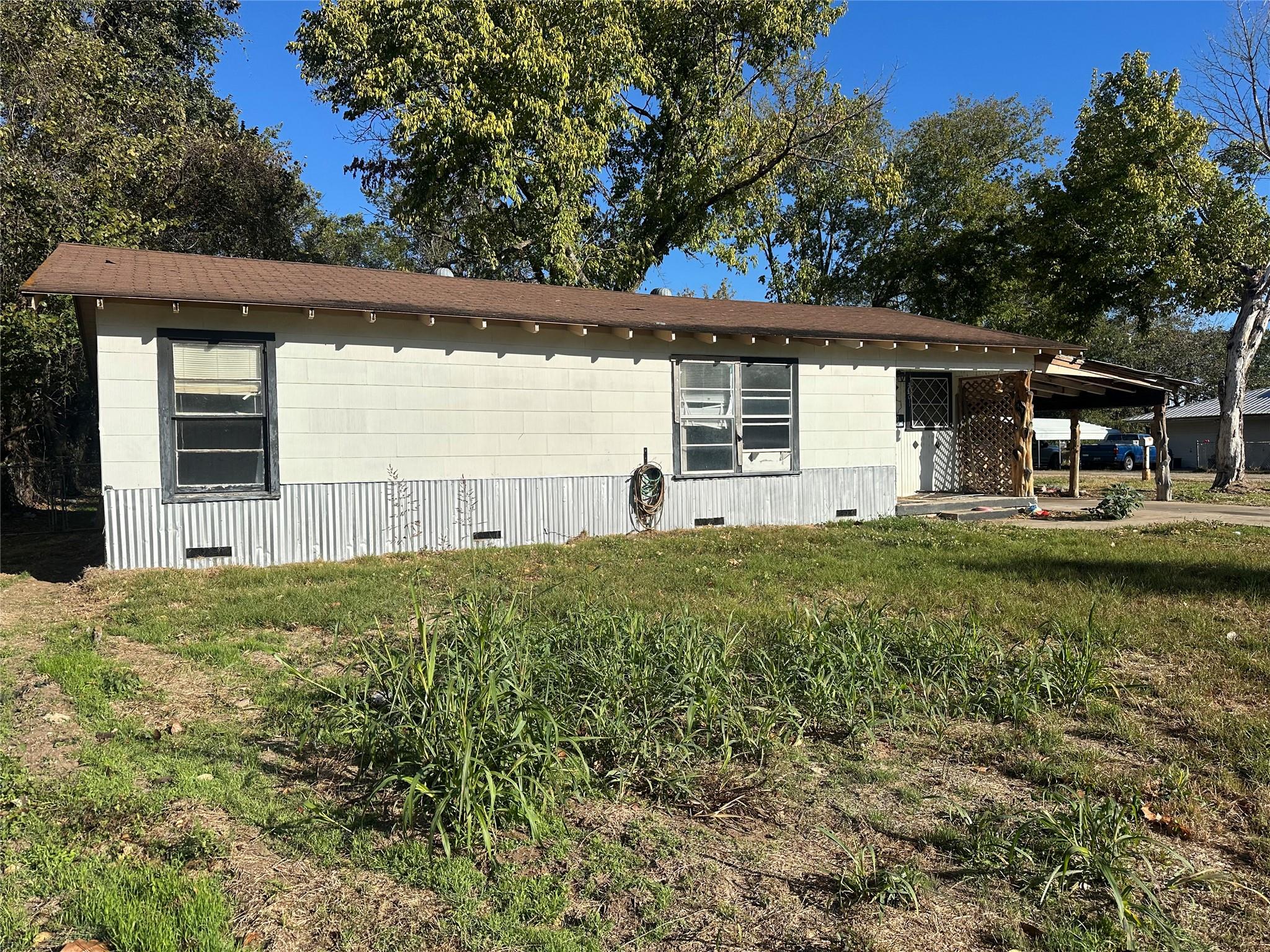 485 Crestview Dr, Rockdale, TX 76567