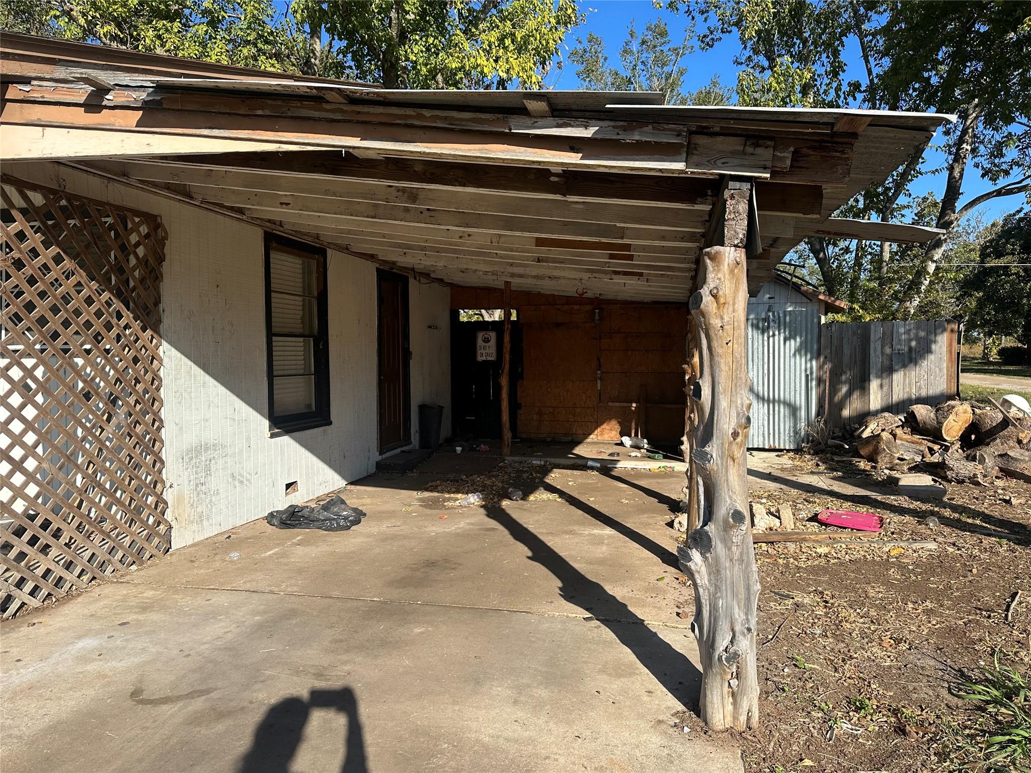 485 Crestview Dr, Rockdale, TX 76567