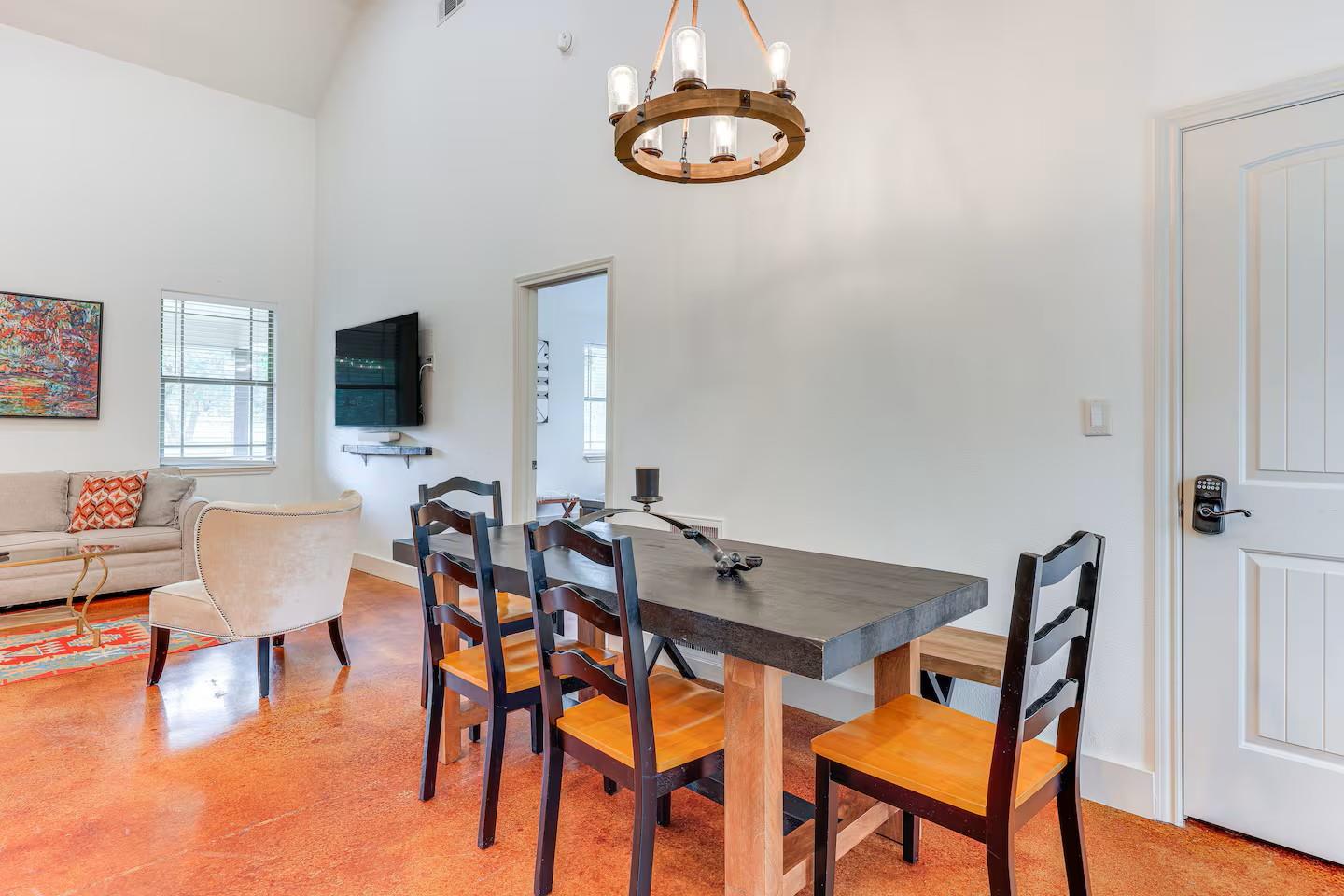 500 Deer Creek Dr, San Marcos, TX 78666