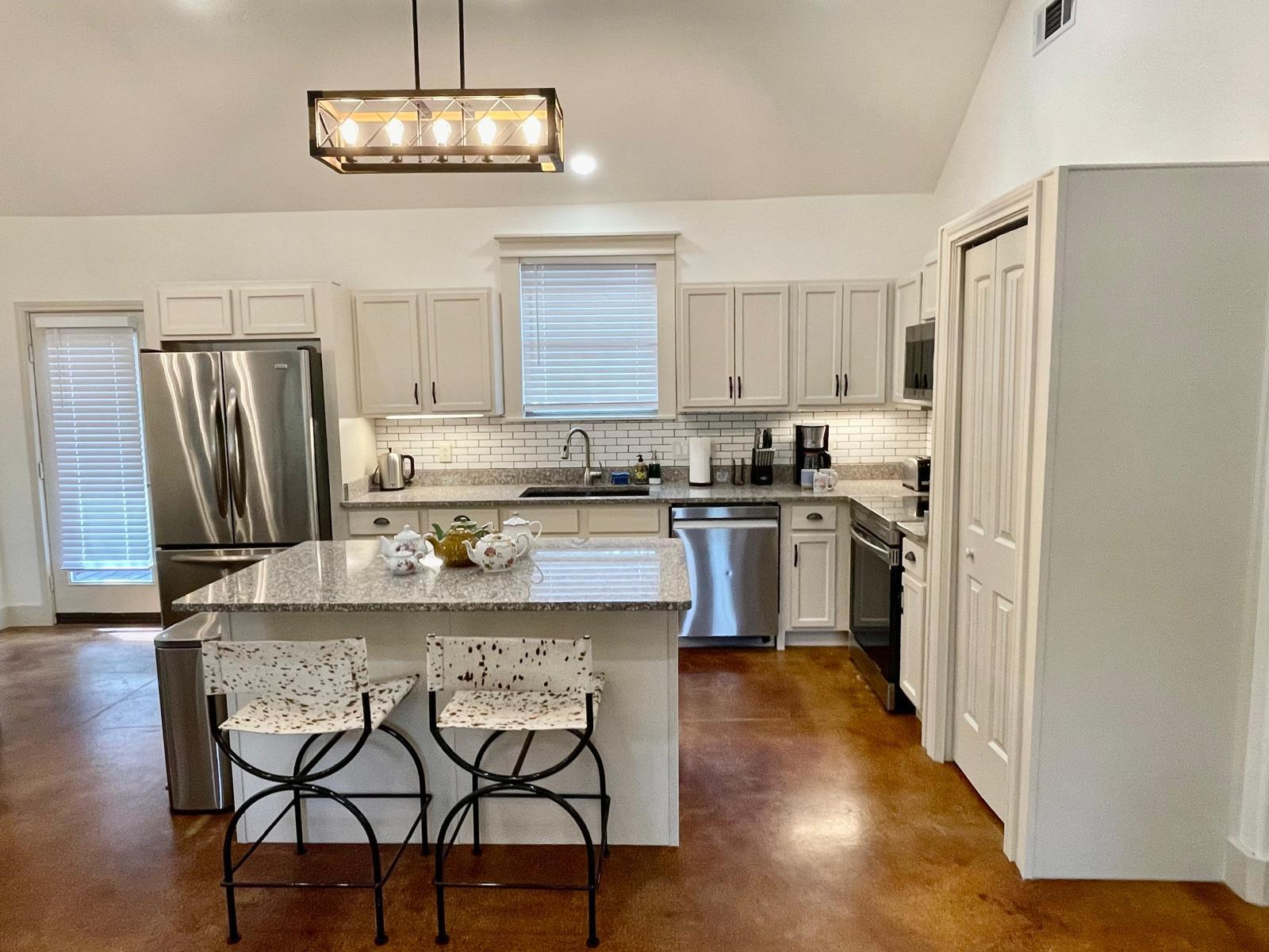 500 Deer Creek Dr, San Marcos, TX 78666