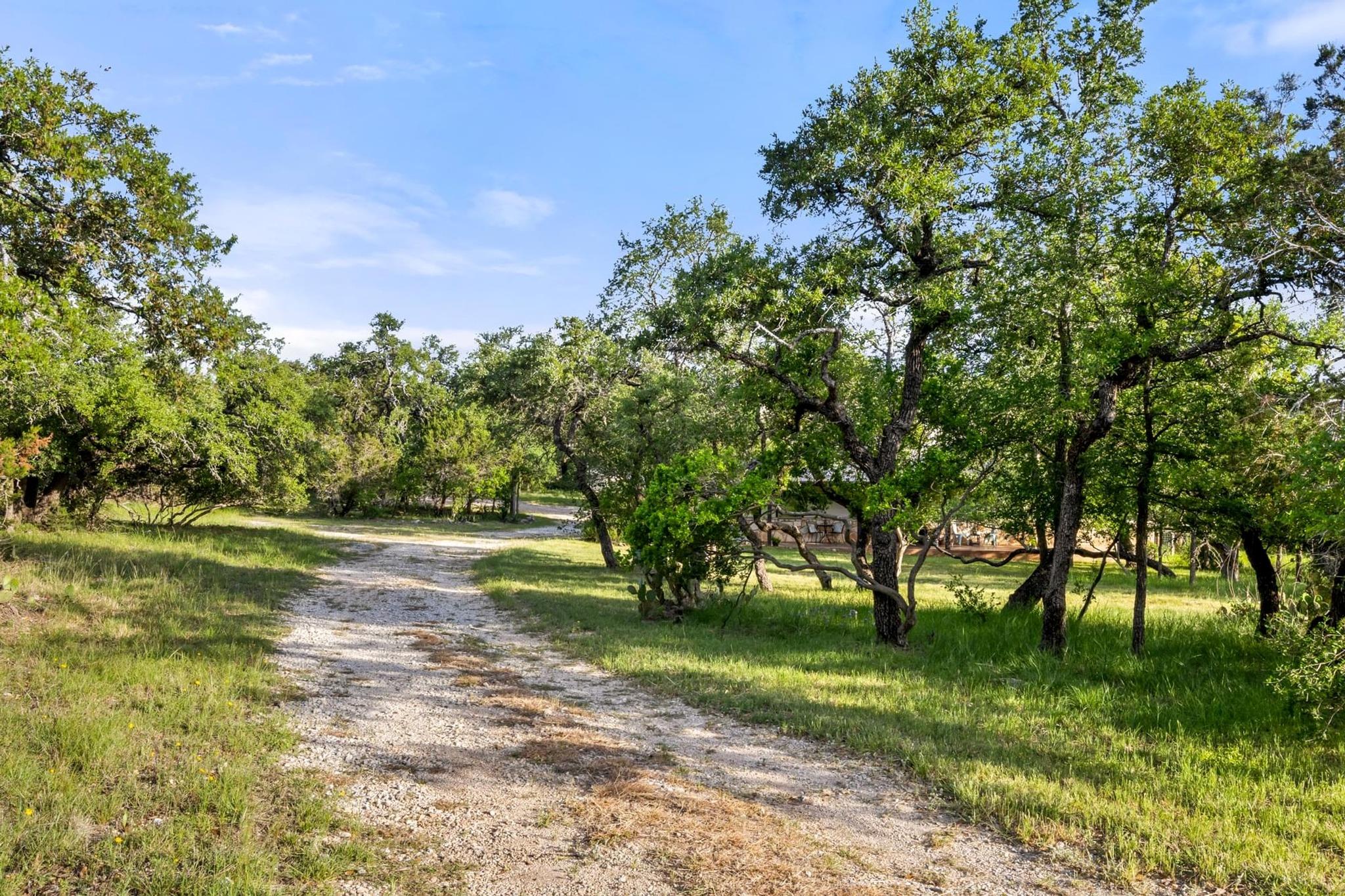 500 Deer Creek Dr, San Marcos, TX 78666