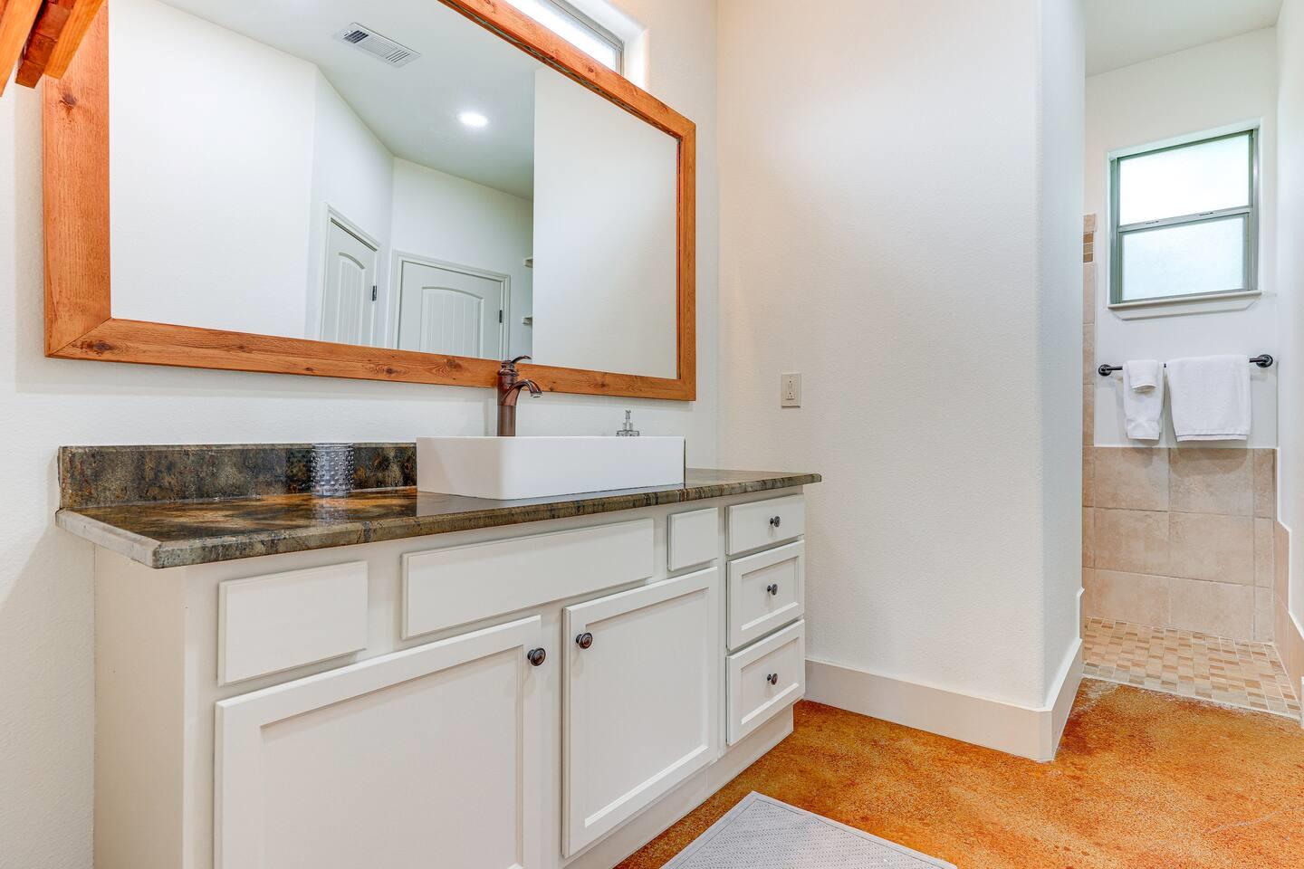 500 Deer Creek Dr, San Marcos, TX 78666