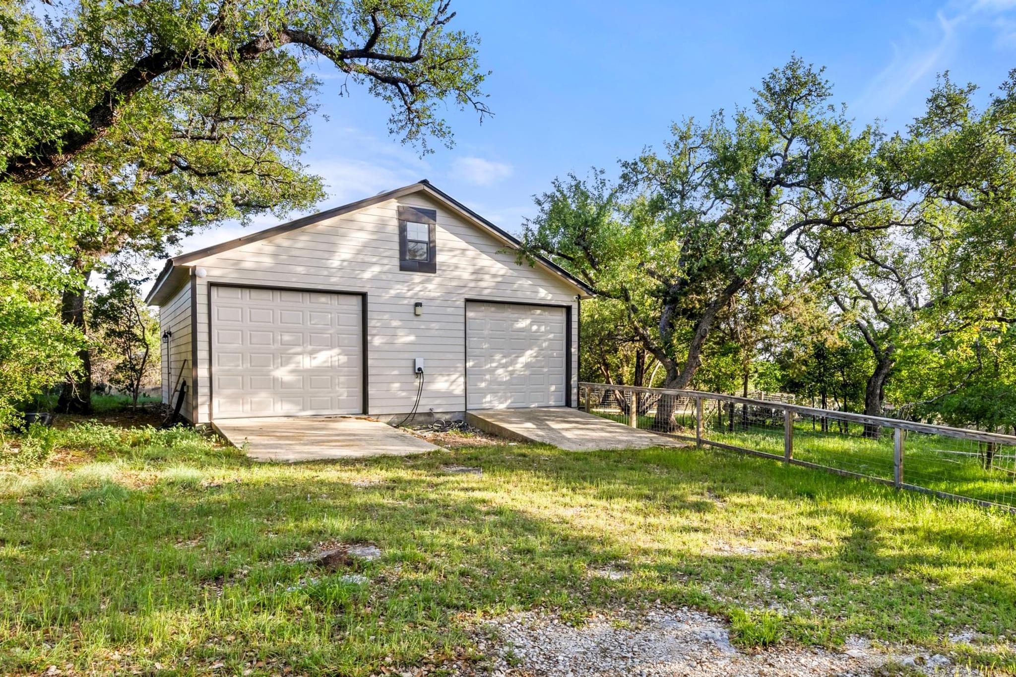 500 Deer Creek Dr, San Marcos, TX 78666