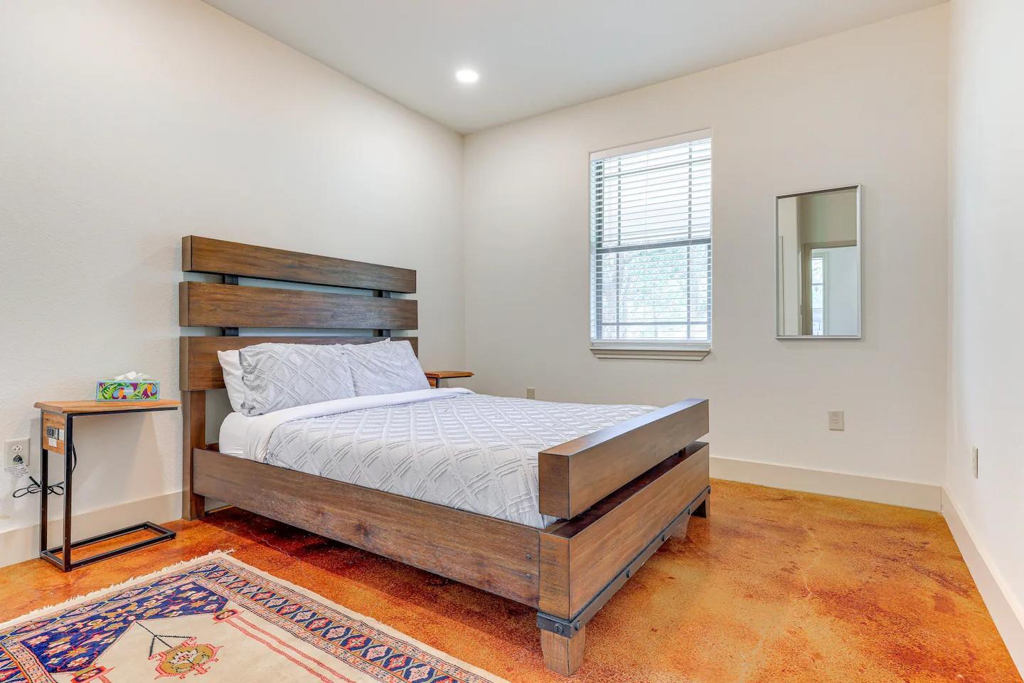 500 Deer Creek Dr, San Marcos, TX 78666