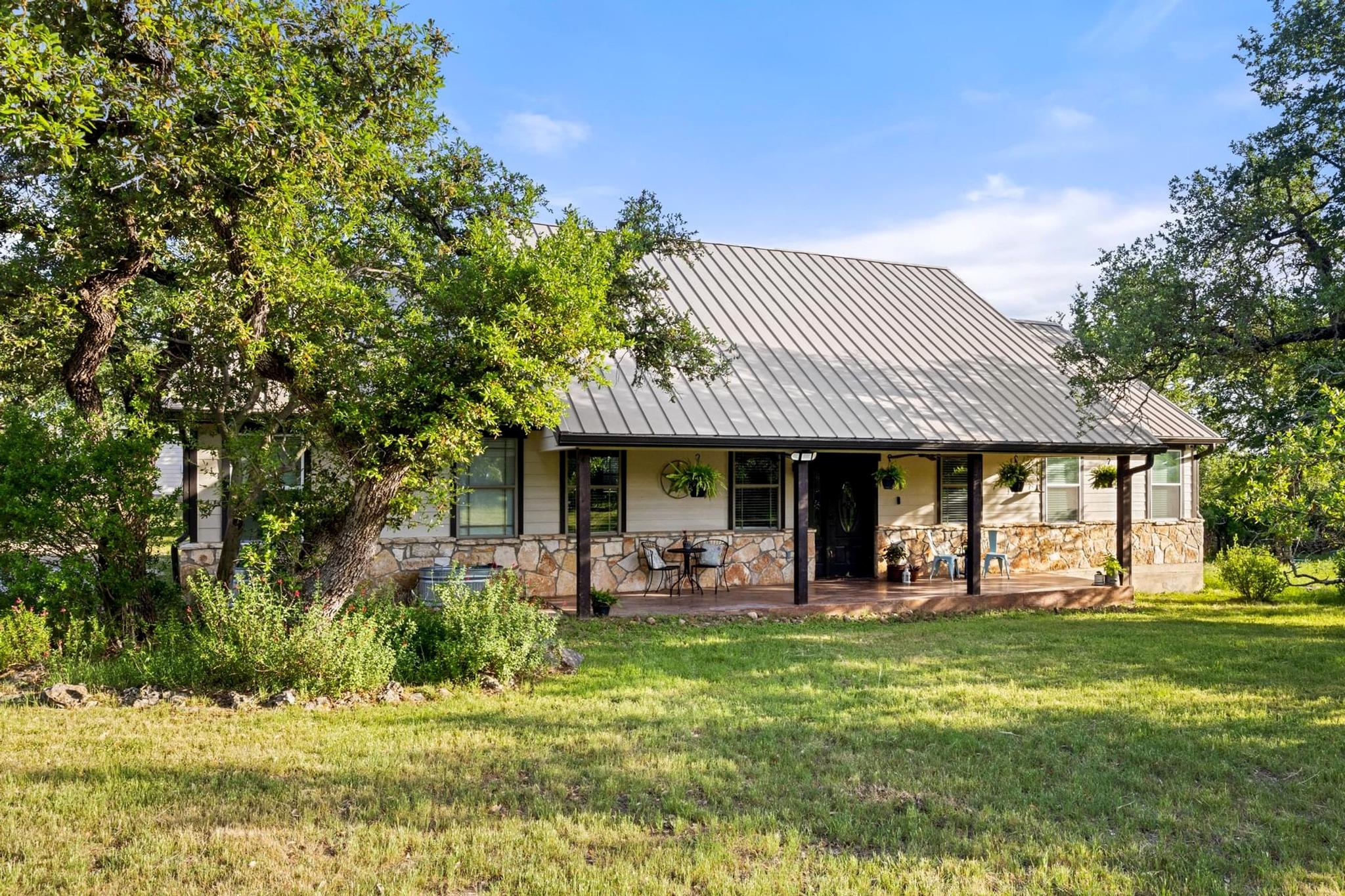 500 Deer Creek Dr, San Marcos, TX 78666