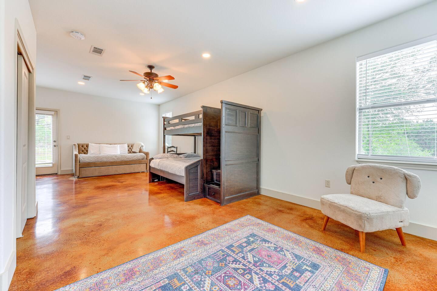 500 Deer Creek Dr, San Marcos, TX 78666