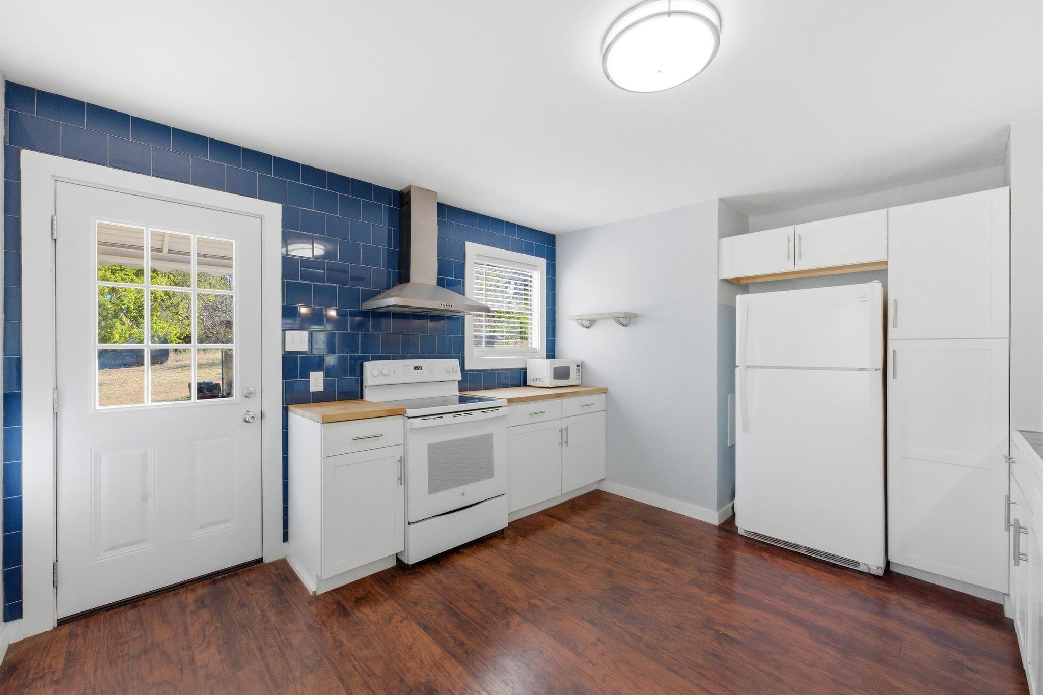 802 N Avenue N, Johnson City, TX 78636