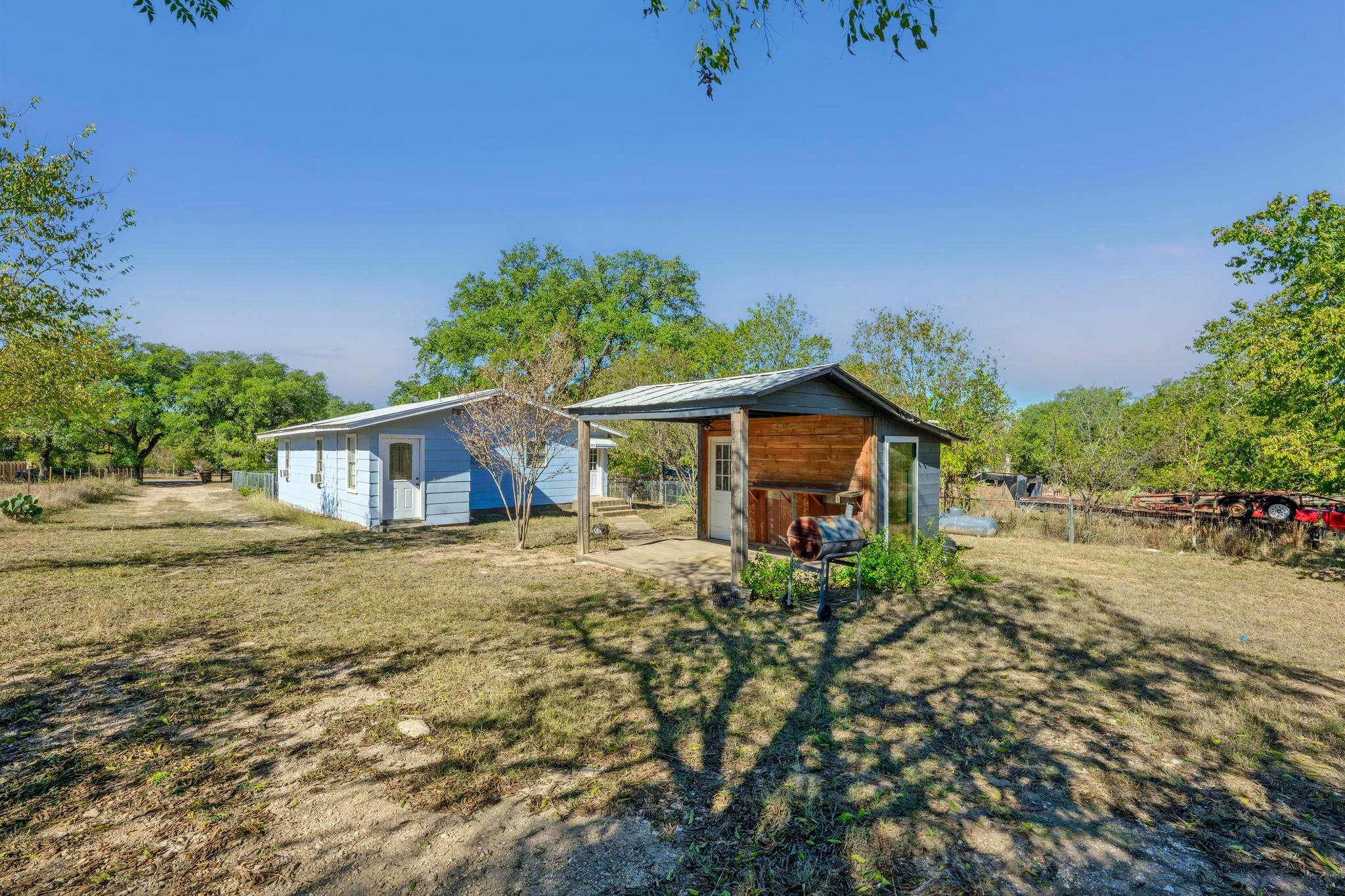 802 N Avenue N, Johnson City, TX 78636