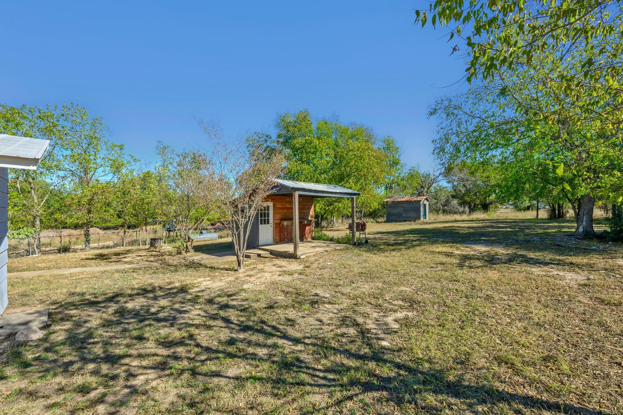 802 N Avenue N, Johnson City, TX 78636