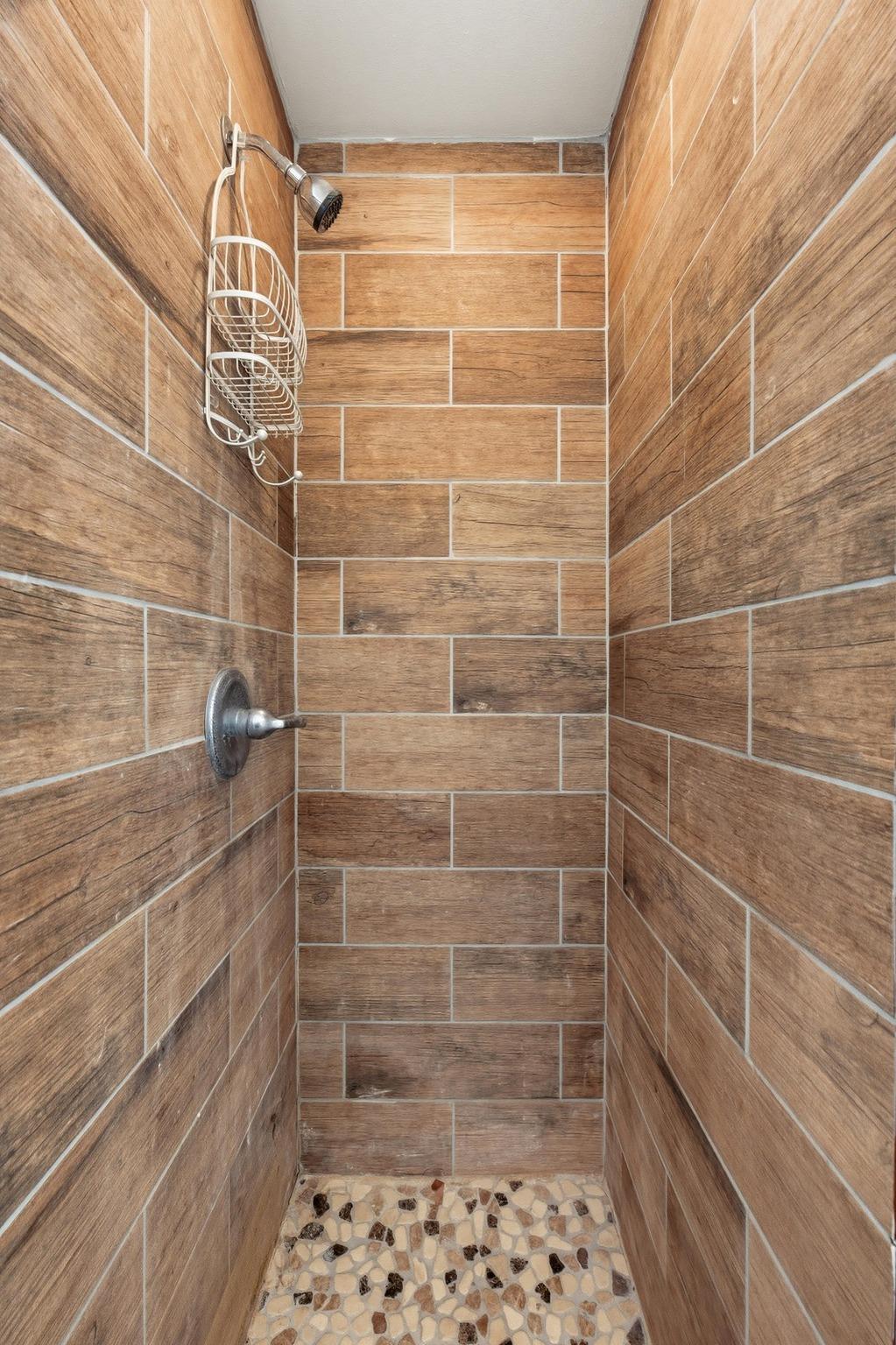 802 N Avenue N, Johnson City, TX 78636