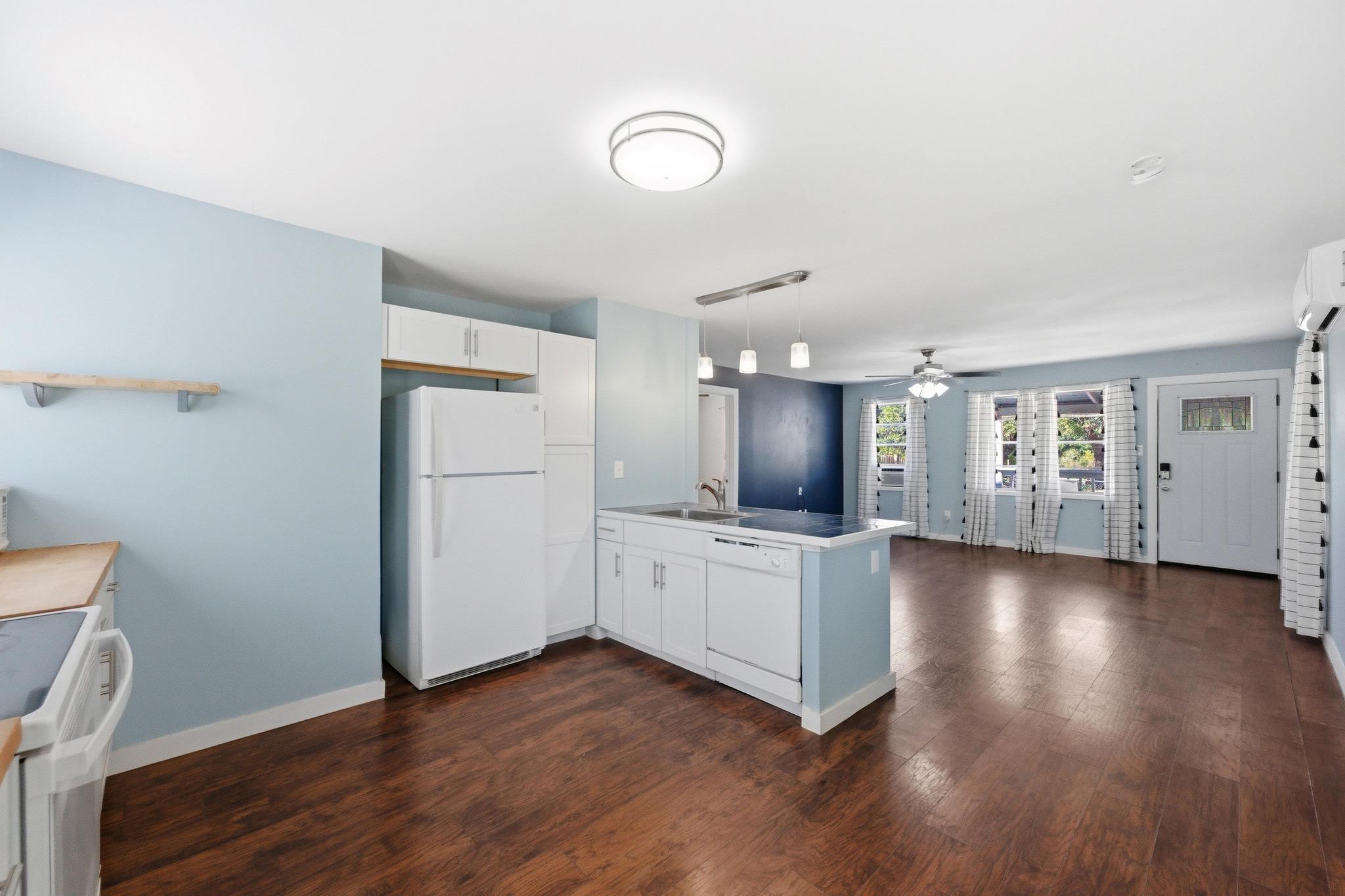 802 N Avenue N, Johnson City, TX 78636