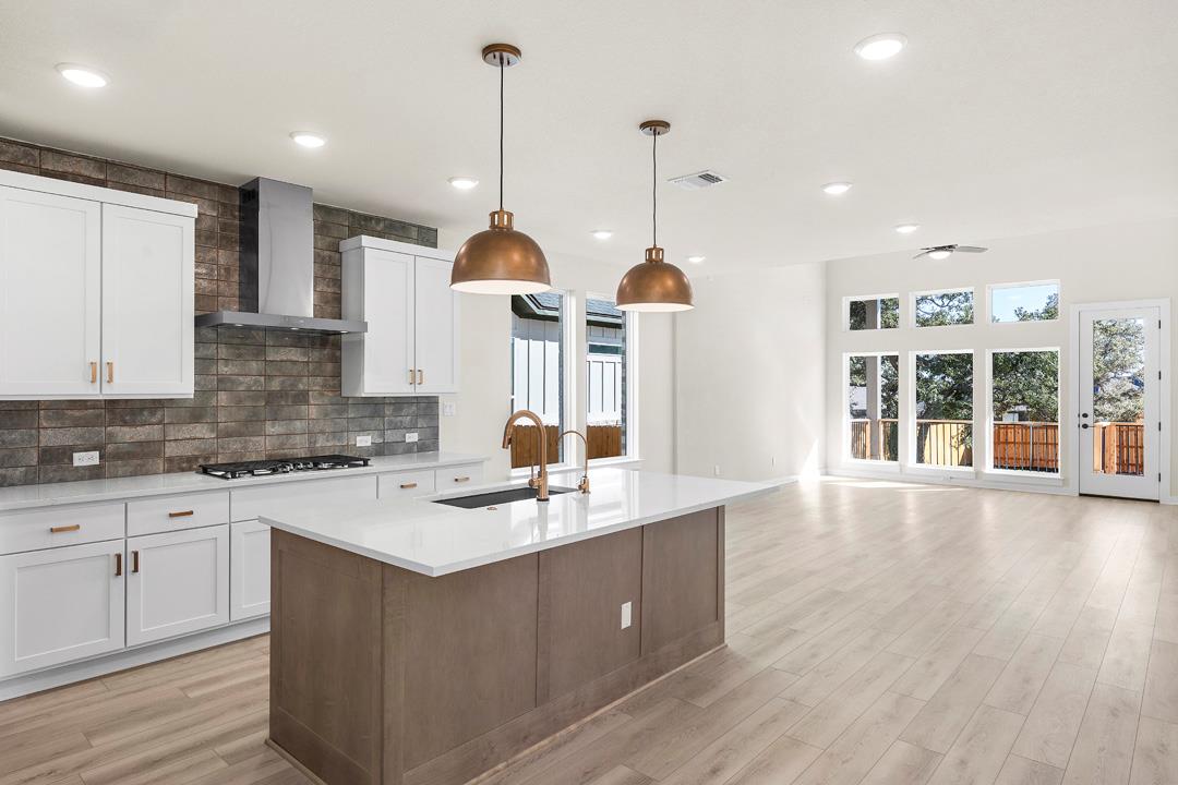 1174 North Roger Hanks Parkway, Dripping Springs, TX 78620