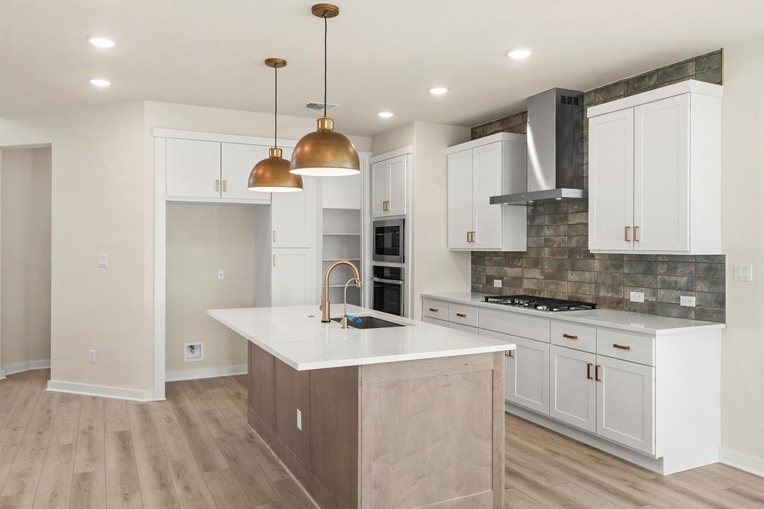 1174 North Roger Hanks Parkway, Dripping Springs, TX 78620