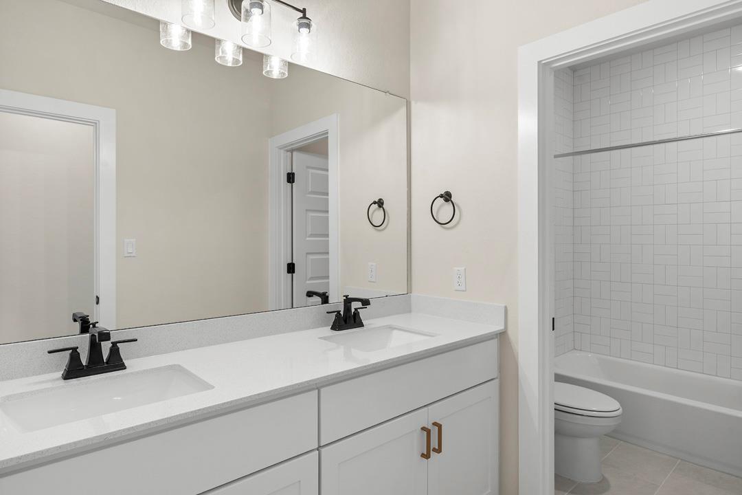 1174 North Roger Hanks Parkway, Dripping Springs, TX 78620