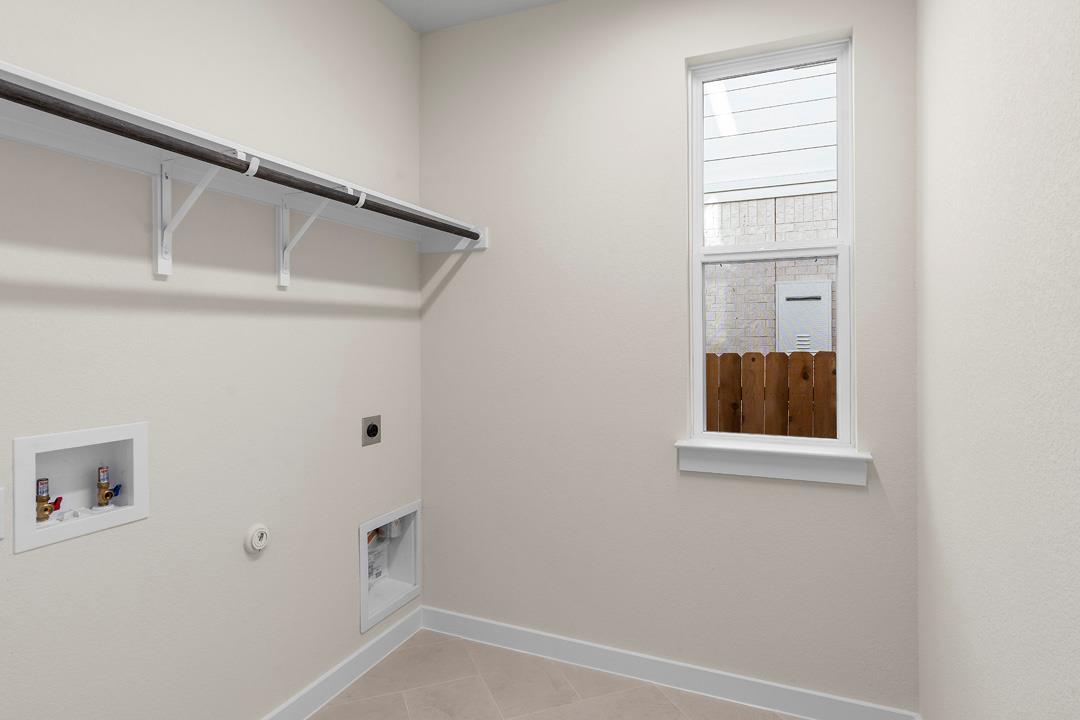 1174 North Roger Hanks Parkway, Dripping Springs, TX 78620