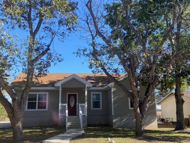 112 Palmo Dr, Luling, TX 78648