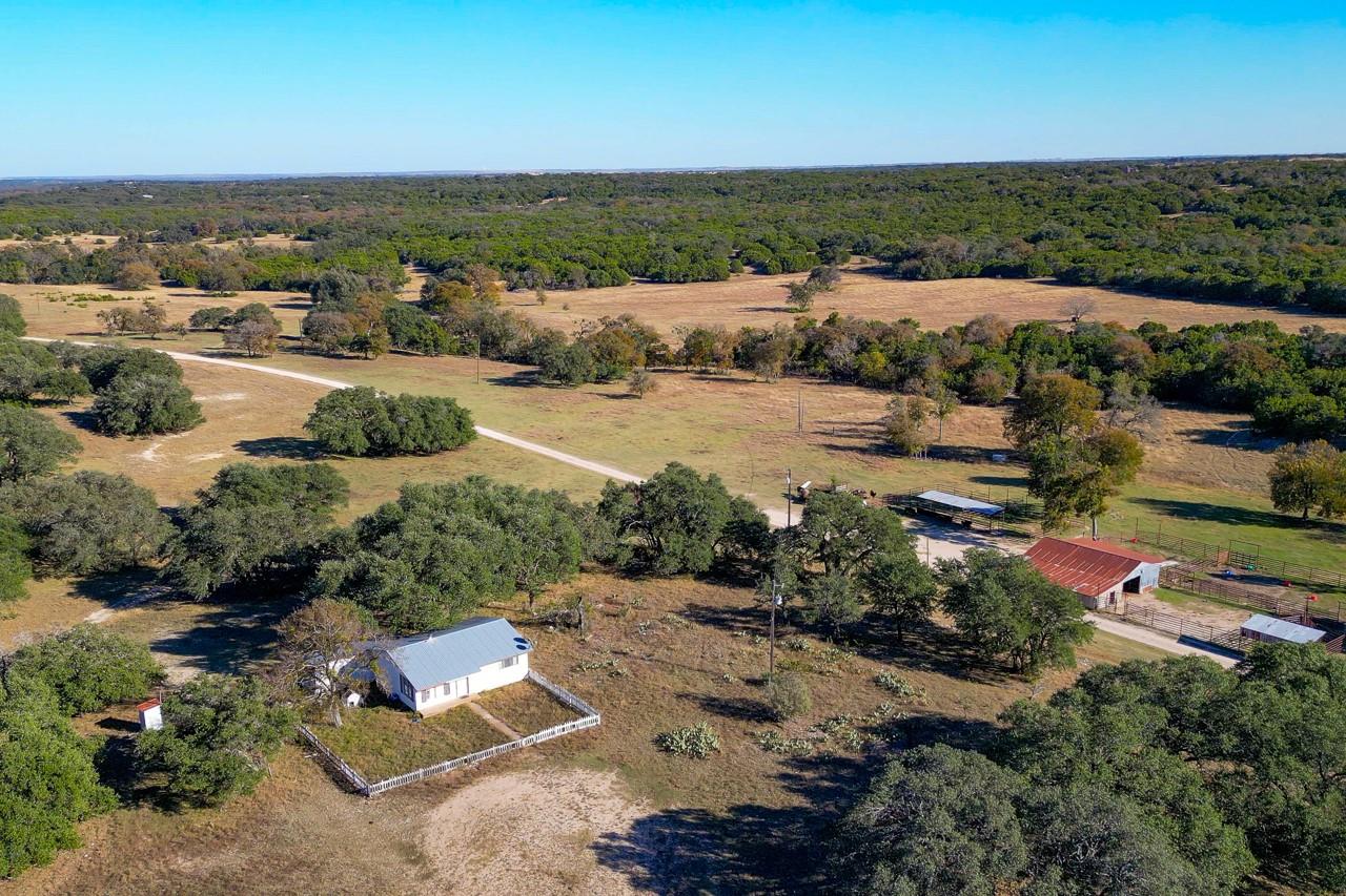 20949 Firefly Rd, Salado, TX 76527