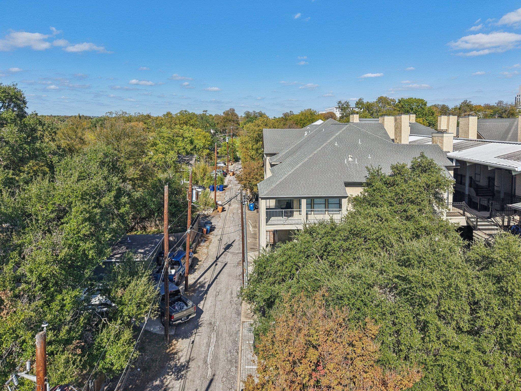 1910 Robbins Pl # 301, Austin, TX 78705
