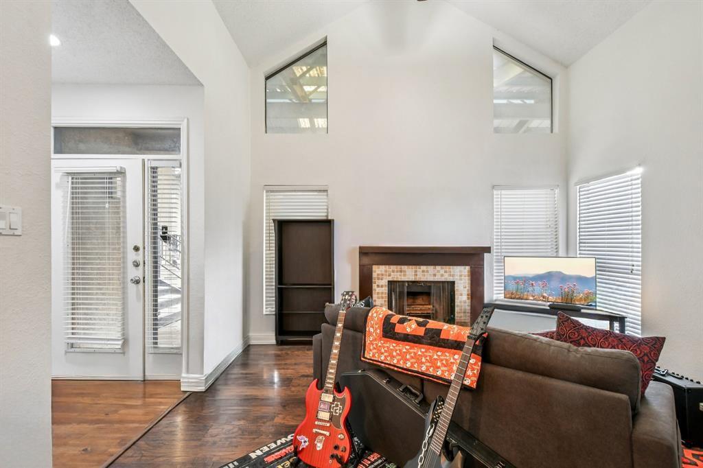 1910 Robbins Pl # 301, Austin, TX 78705