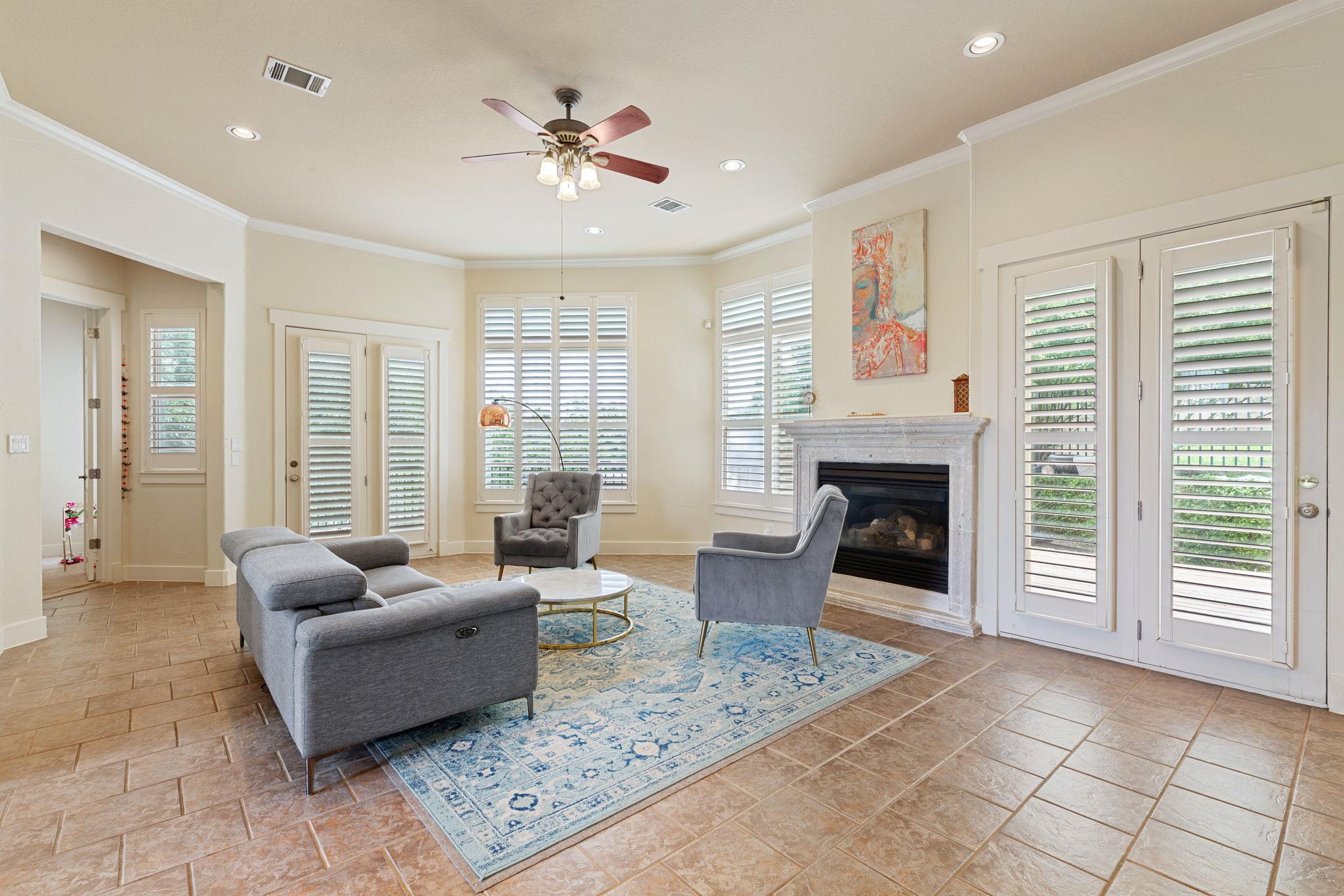 2800 Waymaker Way # 63, Austin, TX 78746