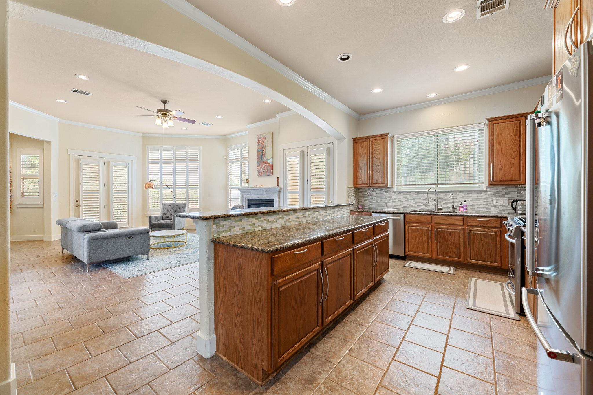 2800 Waymaker Way # 63, Austin, TX 78746