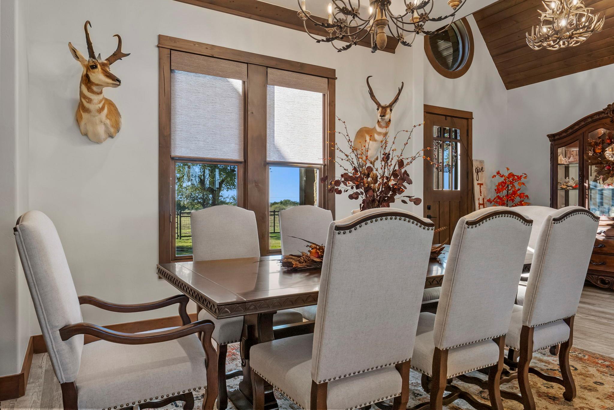 901 Crown Ln, Burnet, TX 78611