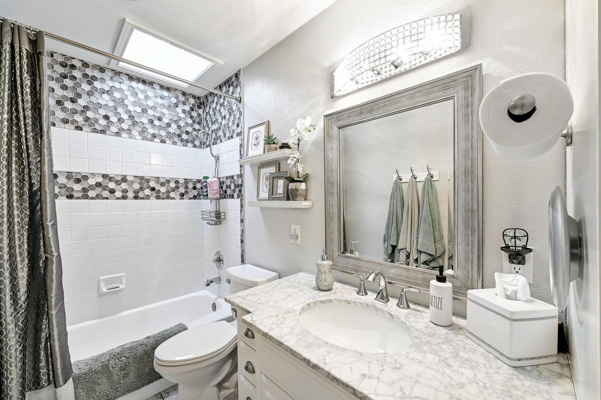 1501 Bluff Dr, Round Rock, TX 78681