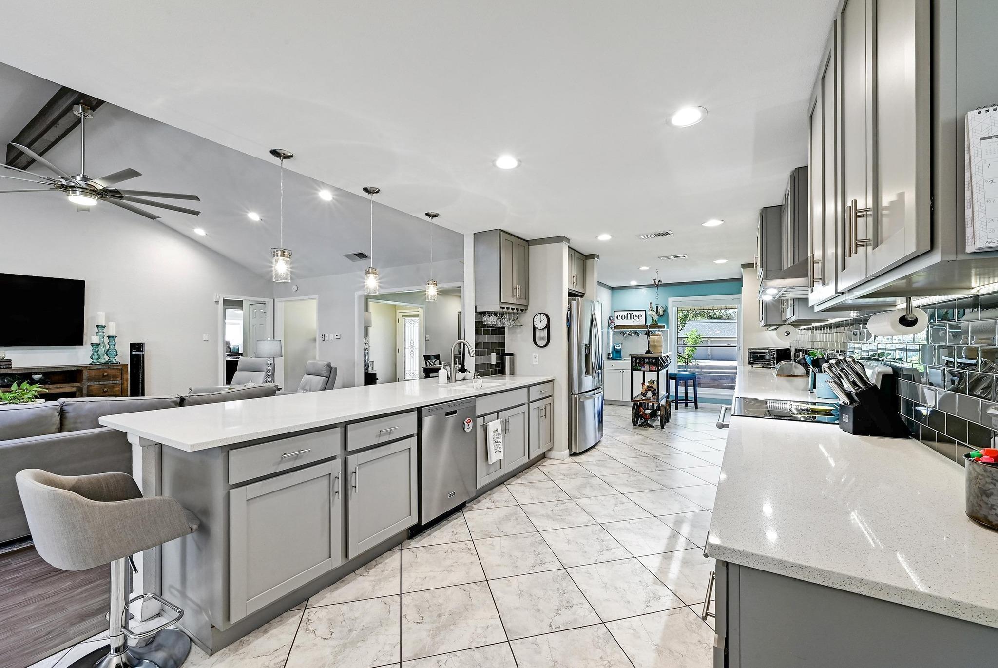 1501 Bluff Dr, Round Rock, TX 78681