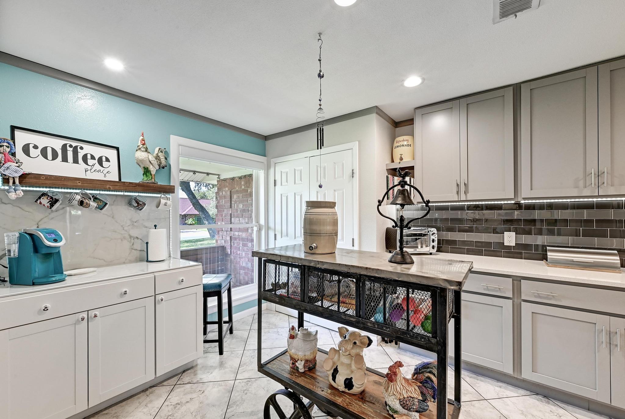 1501 Bluff Dr, Round Rock, TX 78681