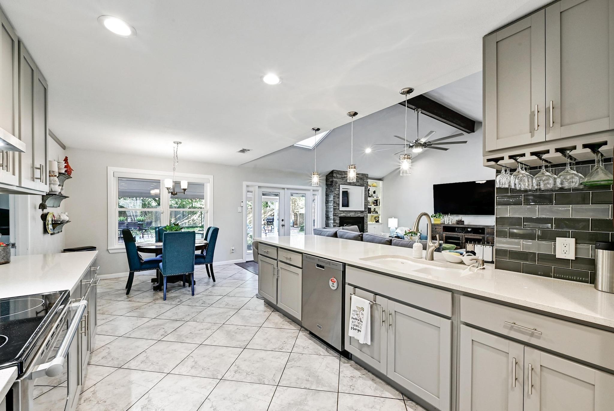 1501 Bluff Dr, Round Rock, TX 78681