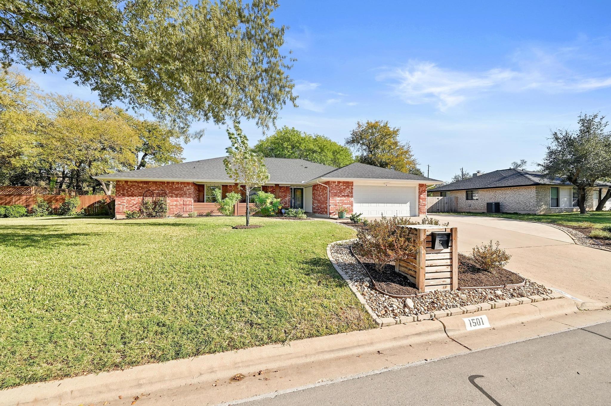 1501 Bluff Dr, Round Rock, TX 78681