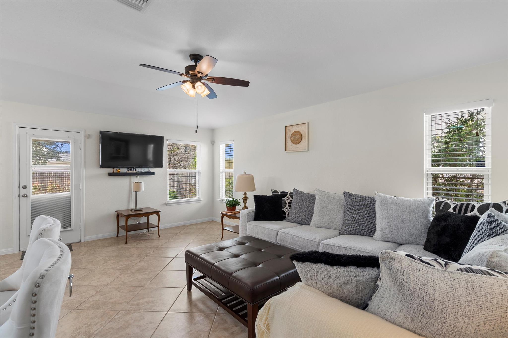 128 Moulins Ln, Georgetown, TX 78626